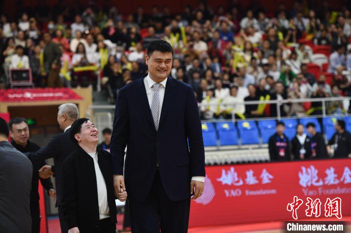 成都灯光璀璨揭幕夜，姚