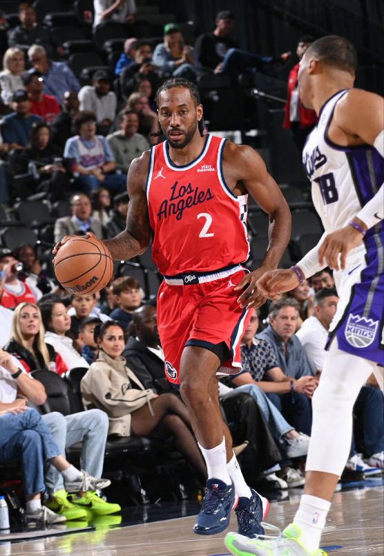 威少三双助国王复仇 莱昂纳德伤退快船失利