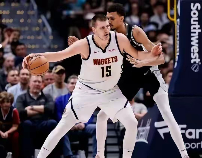 文班亚马肋骨挫伤成亿元合同关键