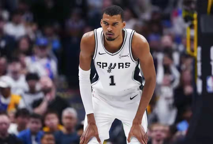 文班亚马肋骨挫伤成亿元合同关键