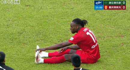 浙江0-1重庆铜梁龙 米特里策两次揪头发遭红牌罚